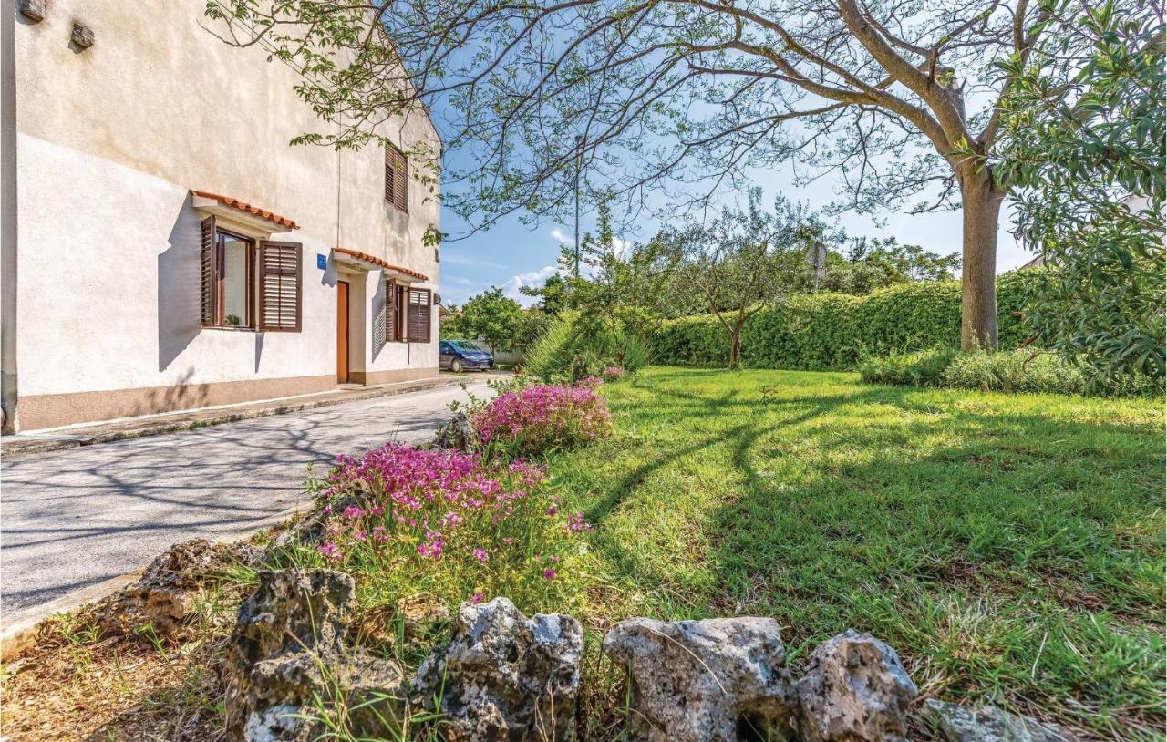 Cozy Apartment In Fazana With Kitchen Ngoại thất bức ảnh