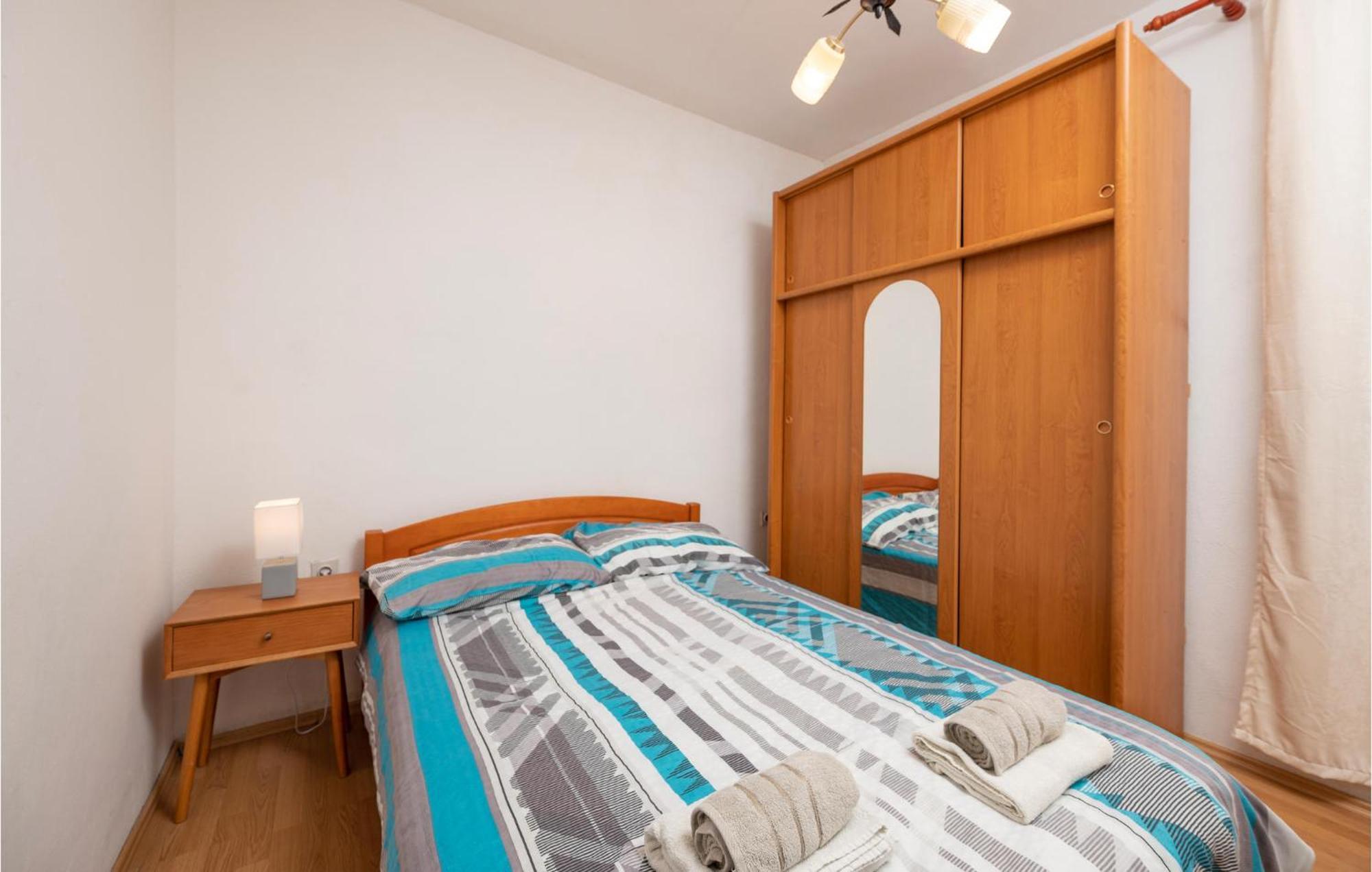 Cozy Apartment In Fazana With Kitchen Ngoại thất bức ảnh