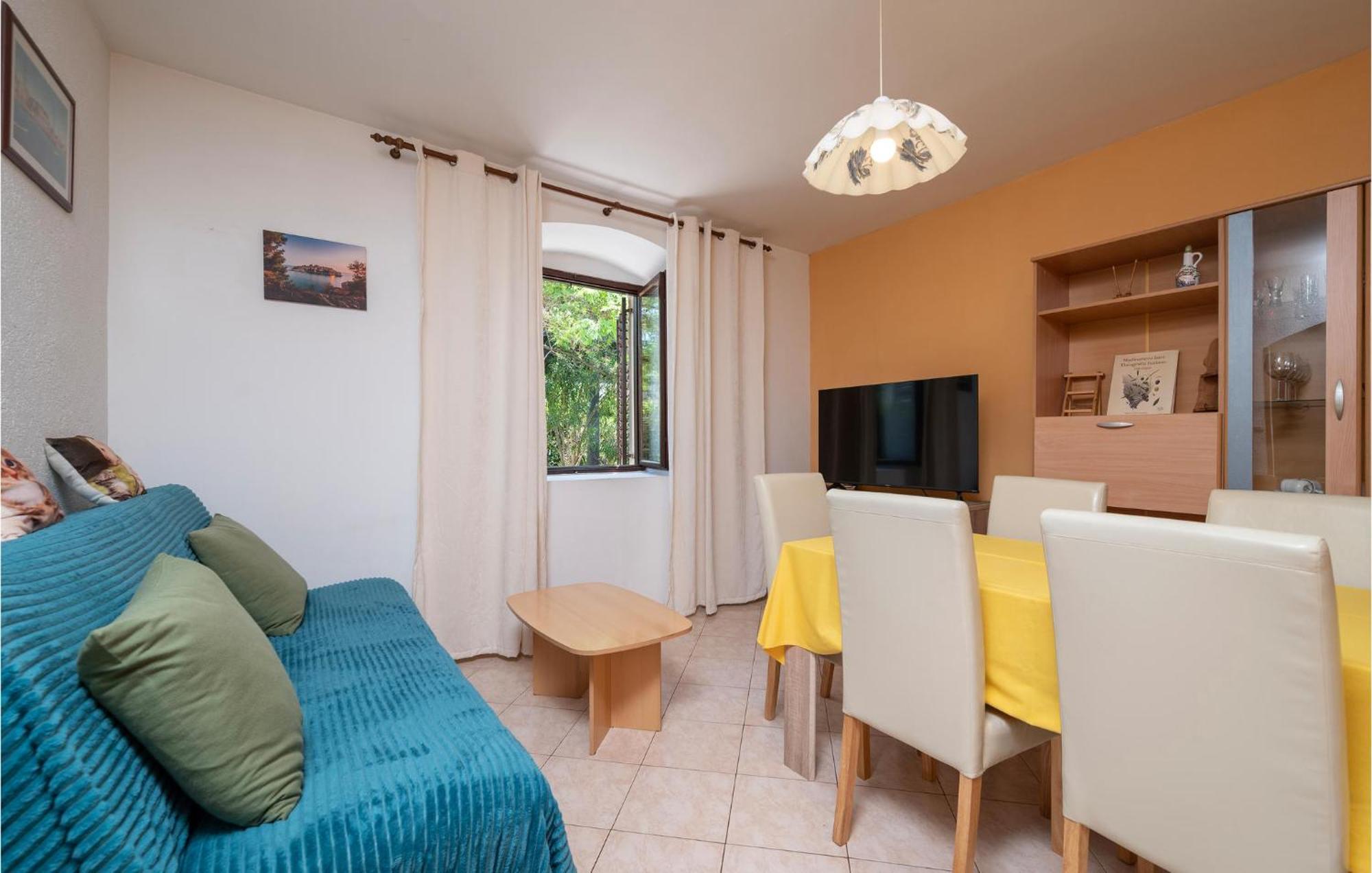 Cozy Apartment In Fazana With Kitchen Ngoại thất bức ảnh